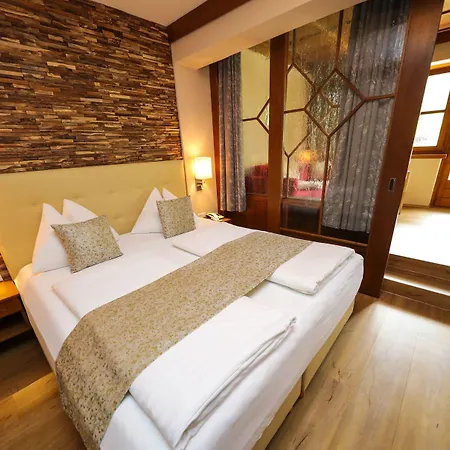 فندق Kolmhof 4*